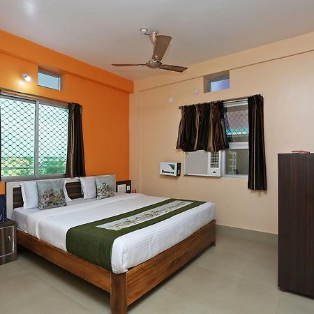 Krishna Residency Hotel Пури Екстериор снимка