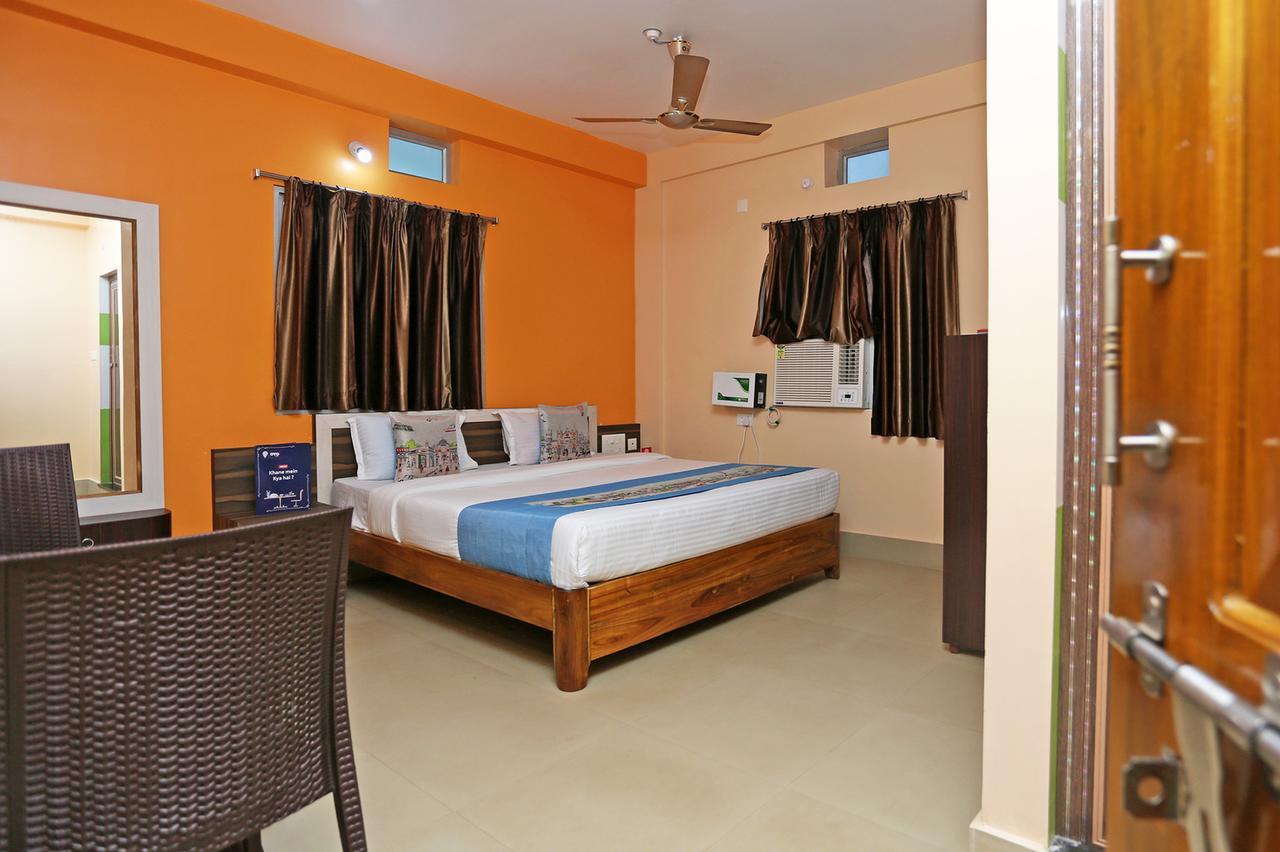Krishna Residency Hotel Пури Екстериор снимка