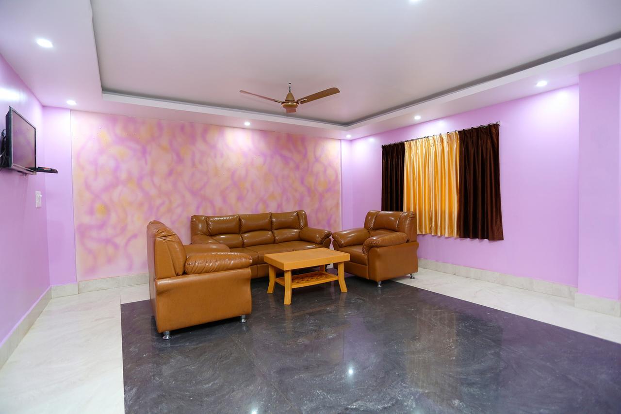 Krishna Residency Hotel Пури Екстериор снимка