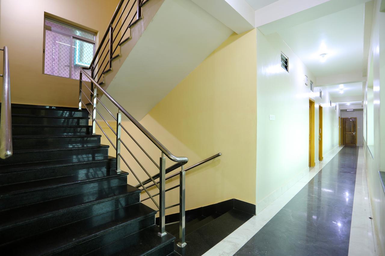 Krishna Residency Hotel Пури Екстериор снимка