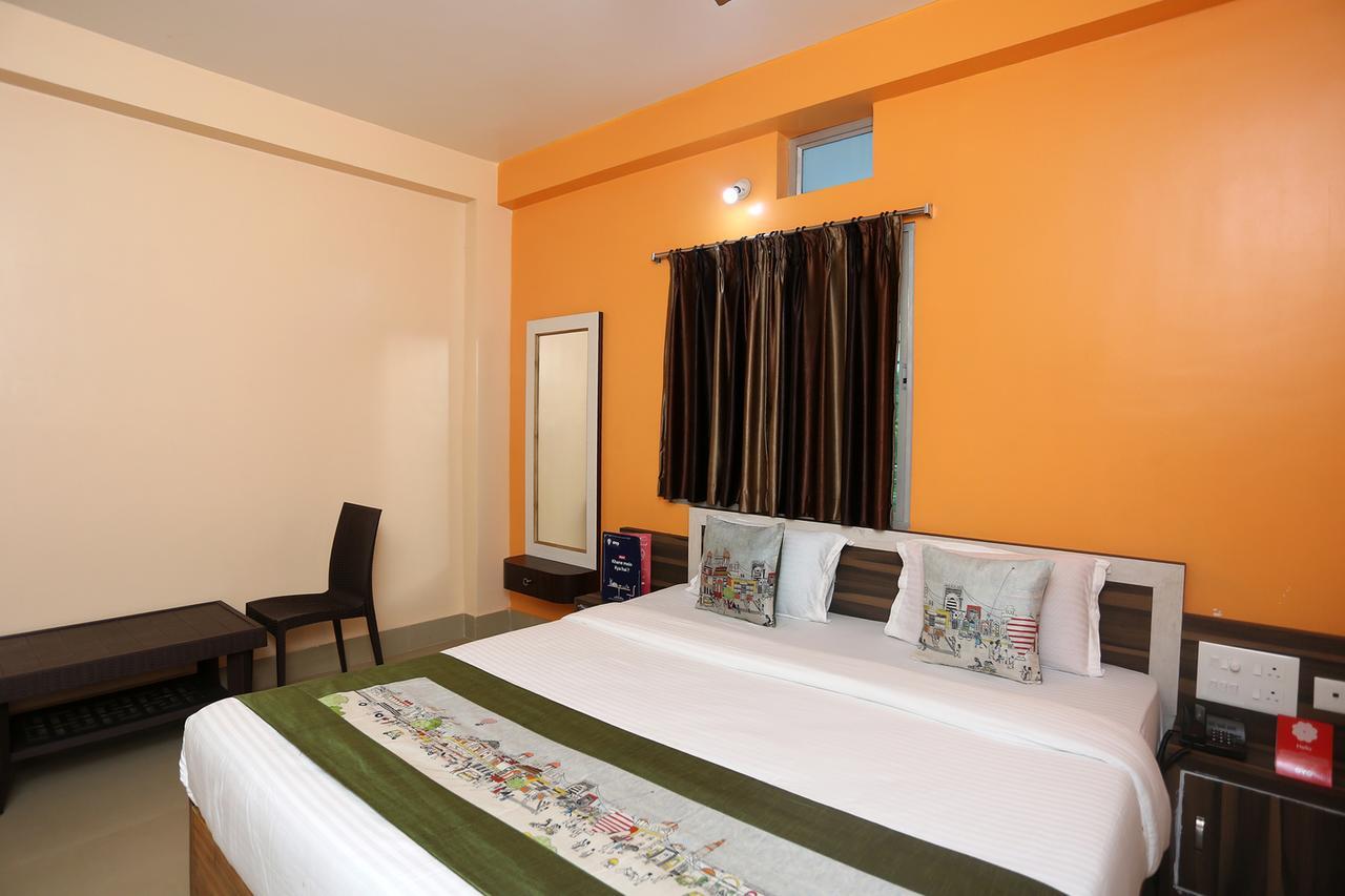 Krishna Residency Hotel Пури Екстериор снимка