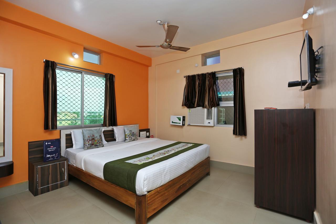 Krishna Residency Hotel Пури Екстериор снимка