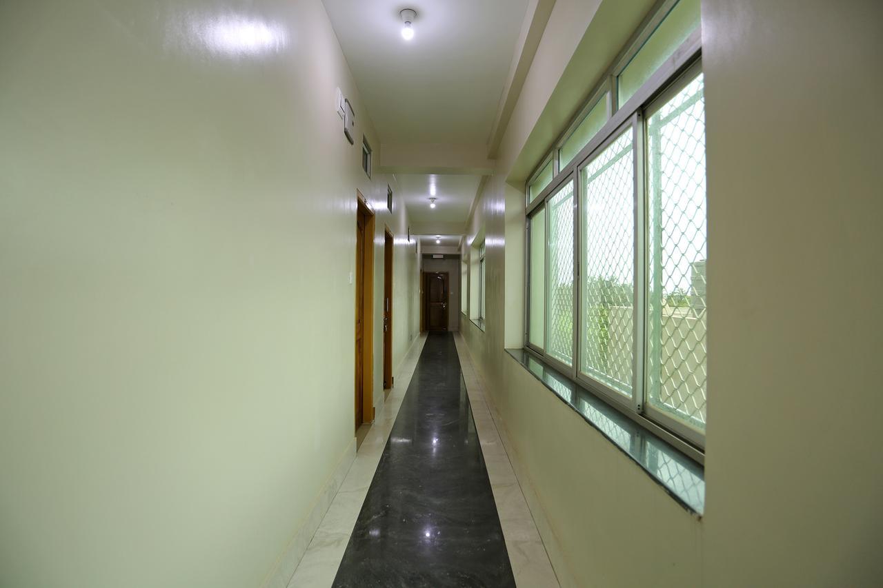 Krishna Residency Hotel Пури Екстериор снимка